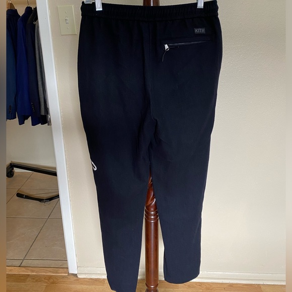 Kith × New York Yankees
Kith/New York Yankees snakeskin logo sweatpants size xs - Picture 2 of 7